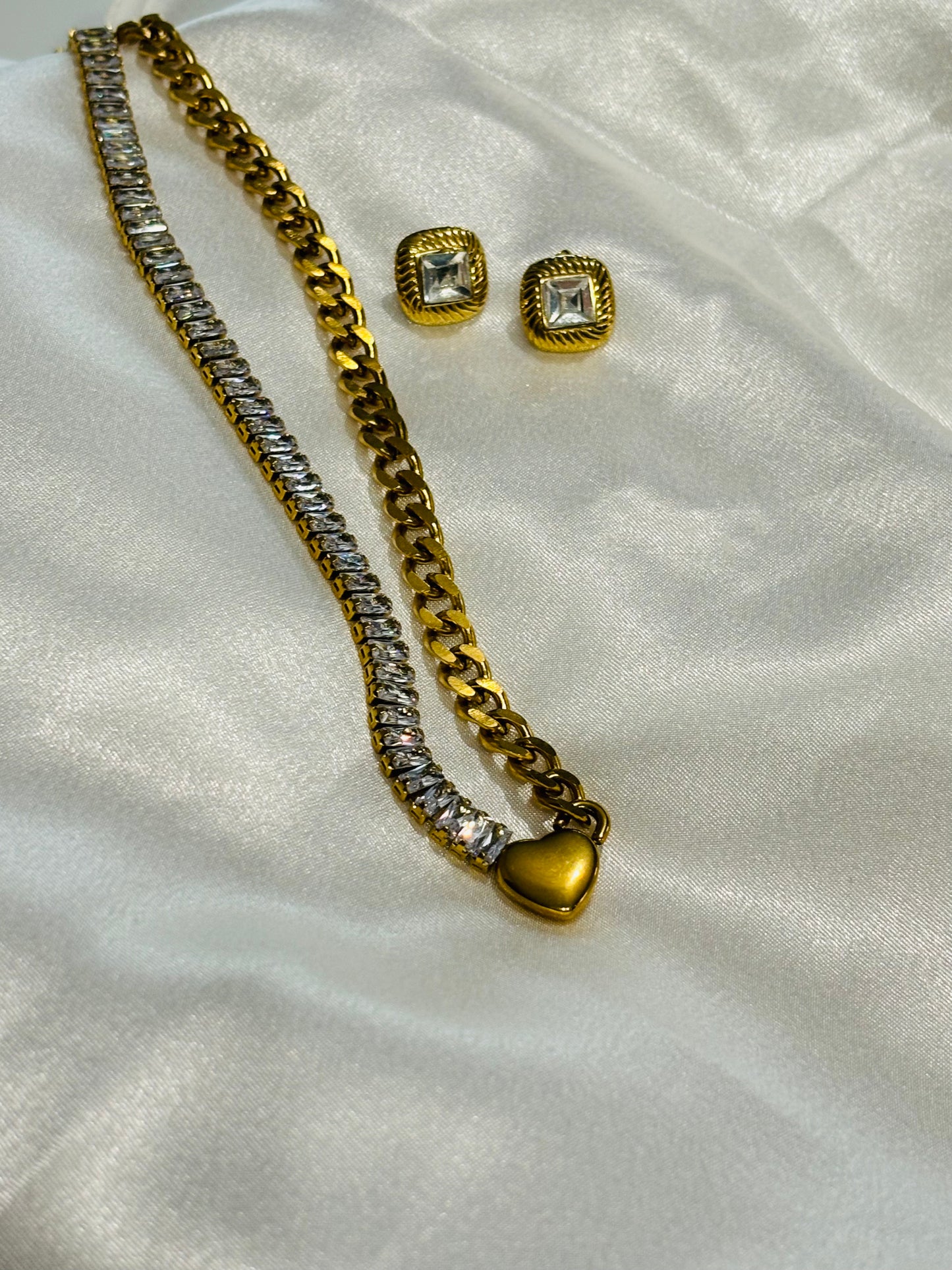 London gold pendant & Zaya